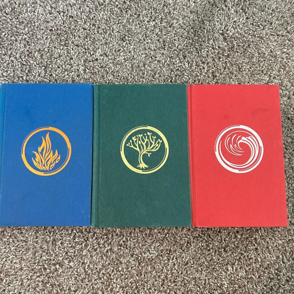 DIVERGENT HARDCOVER SERIES: Divergent, Insurgent, Allegiant